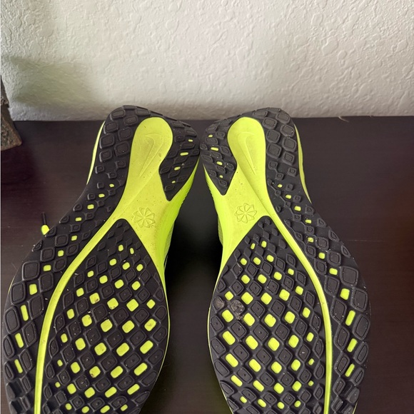 Nike Pegasus 41 Volt - Picture 3 of 5